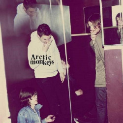 ARCTIC MONKEYS - HUMBUG...